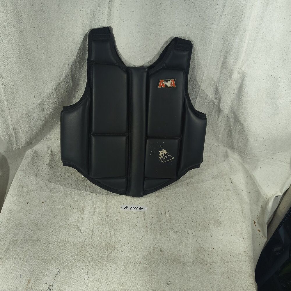 ATA Martial Arts Chest Protector Sparring Vest Medium Youth With Zip Up Front